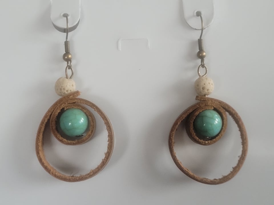 Leather and beads loop earrings