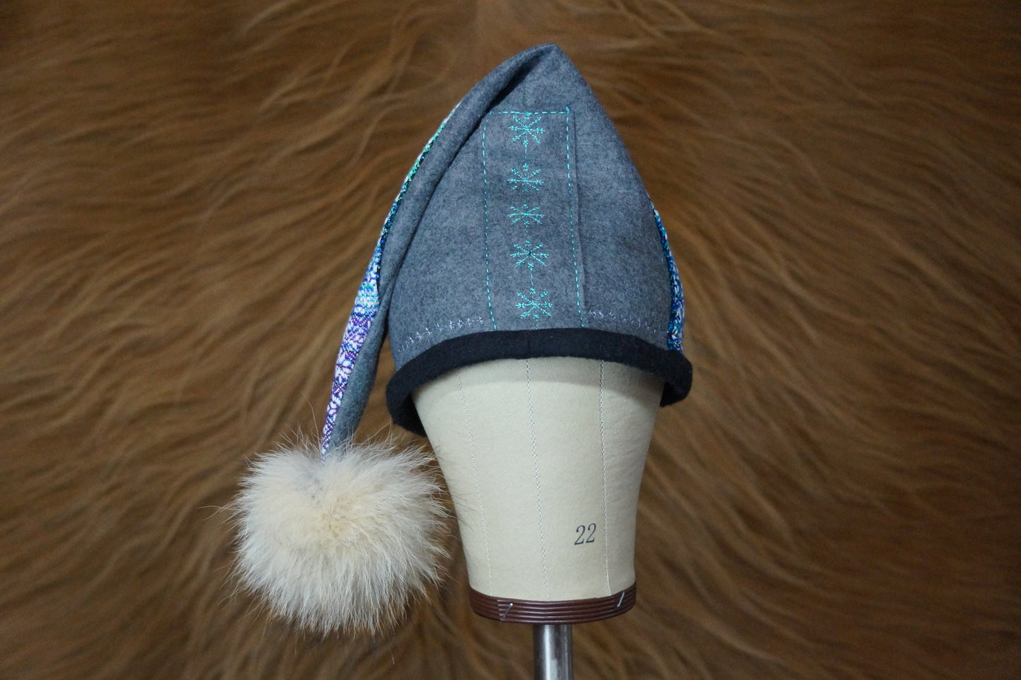 Kids Grey Toque With Weaving