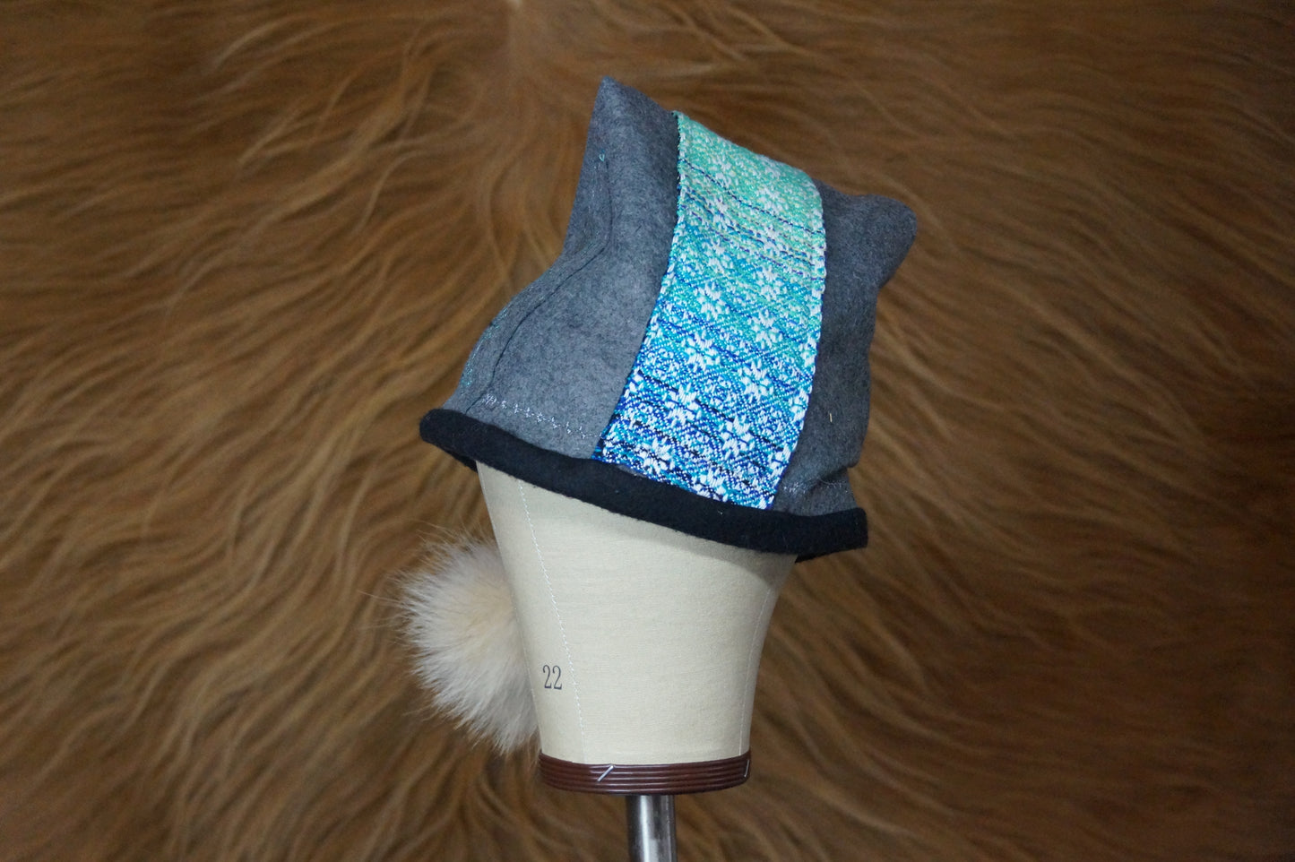 Kids Grey Toque With Weaving